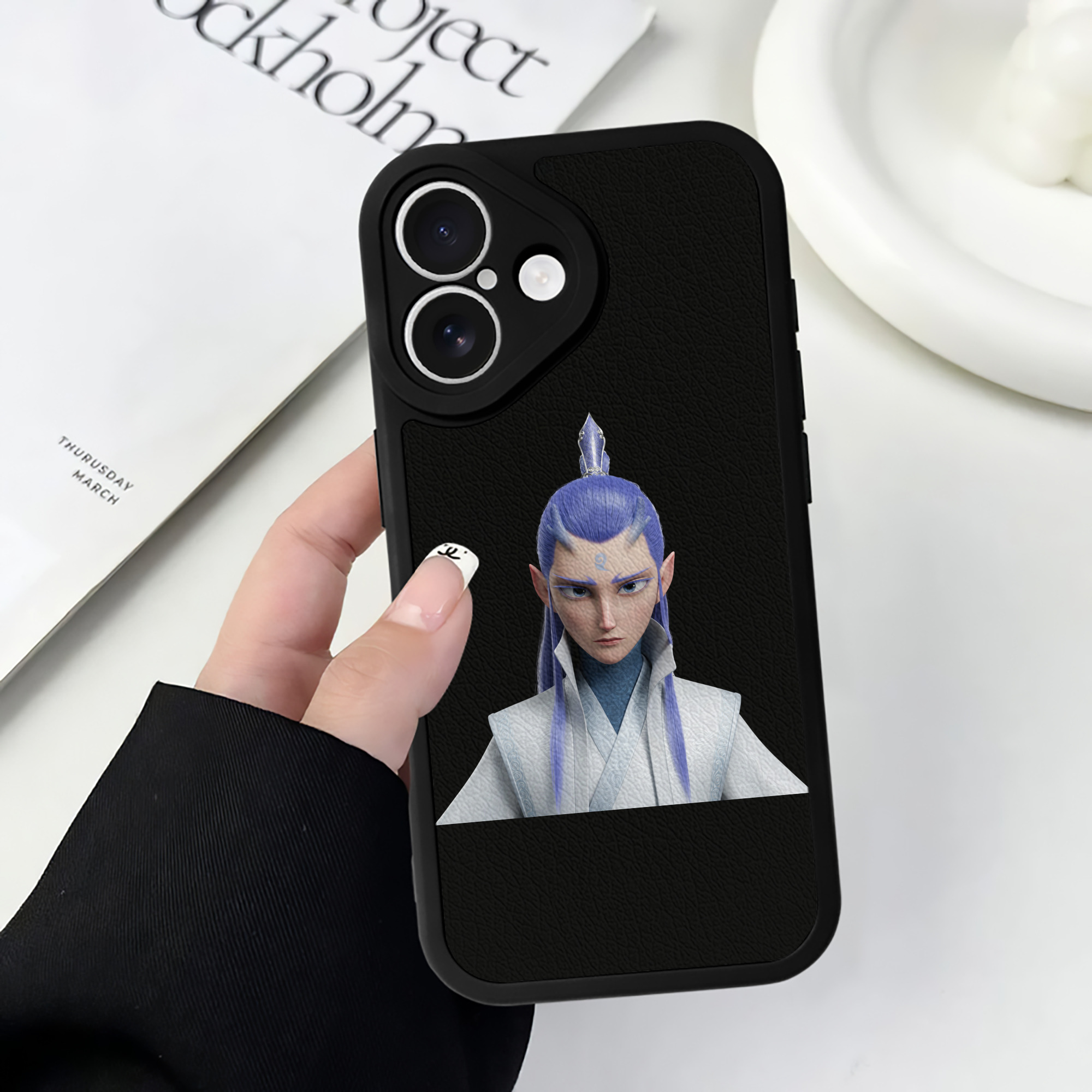 （画像用） Ne Zha 2 ナタ 魔童の大暴れ 【iPhone 16シリーズ対応】シリコンスマホケース（レザー調） 材質：シリコン